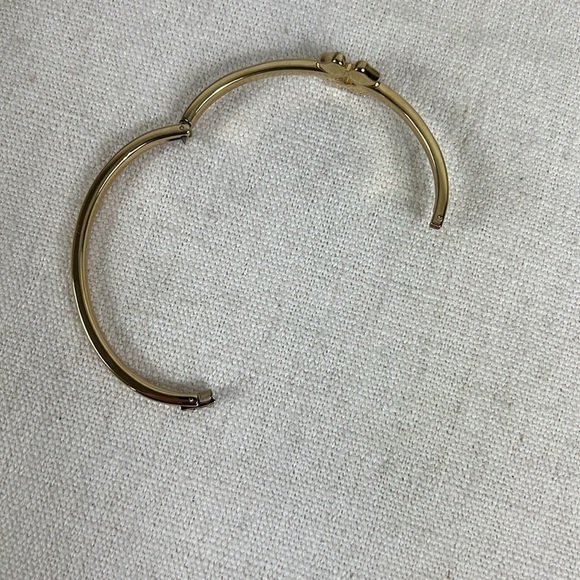 Fossil Bangle Bracelet Crystal Pave Flower Gold Tone Hinged Signed Fossil Logo - Picture 5 of 9